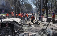 Фото 6: На проспекті Свободи влаштовують бруківку