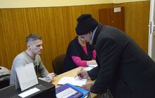 Фото 5: Помилися, поїли, отримали одяг і допомогу: місто знову організувало масштабний захід для безхатьків