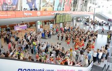 Фото 16: У Міжнародному аеропорту «Львів» ім. Данила Галицького відбувся музичний флешмоб
