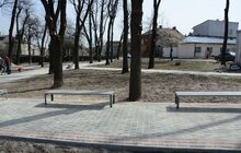 Фото 16: На вул. Хмельницького, 156 облаштовують сквер і встановлять дитячий майданчик