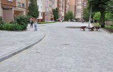 Фото 3: Планові ремонтні роботи внутрішніх дворів та хідників на Сихові тривають