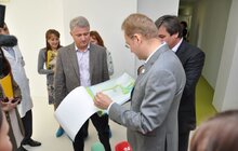 Фото 5: «Завдяки цьому обладнанню, ми врятуємо багато життів наших дітей, зможемо поставити якісні діагнози», - А. Садовий