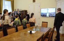 Фото 22: Пластуни передали міському голові Львова Вифлеємський вогонь миру