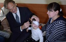Фото 9: У Львові німецькі хірурги Клаус та Б’янка Екснер прооперували 15 та проконсультували 46 пацієнтів