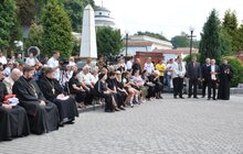 Фото 3: На Личаківському кладовищі замайорів синьо-жовтий прапор 