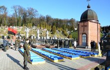Фото 1: На Личаківському цвинтарі перепоховали останки 428 жертв політичних репресій