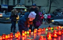 Фото 9: Свічки у центрі Львова - пам'ятаємо про жертв голодоморів