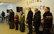 Фото 1: Для потребуючих відбувся Святвечір від «Оселі»