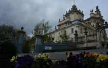 Фото 10: У місті розпочалась весняна висадка квітів 