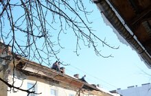 Фото 5: Мер Львова про зсув даху на вул. Некрасова: «Загрози обвалення будинку немає»