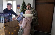 Фото 7: Понад тисяча діток захисників та захисниць отримали у Львові солодкі подарунки від святого Миколая