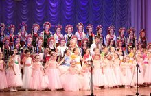 Фото 2: Мер Львова привітав усіх матерів з Днем матері