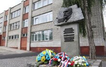 Фото 13: У Львові делегація з Головою Палати депутатів Парламенту Чеської Республіки поклала квіти до пам’ятної дошки Президенту Т. Г. Масарику