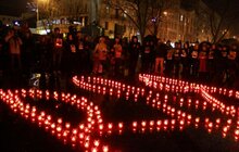 Фото 9: На площі біля пам’ятника Т.Шевченкові відбулась акція «Свіча пам’яті»