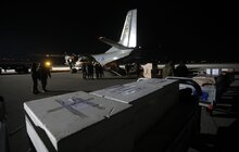 Фото 16: До Львова прибули медичне обладнання та тести на коронавірус, придбані в Китаї