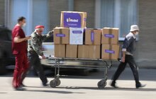 Фото 14: Благодійники передали засоби захисту для медиків лікарні швидкої допомоги