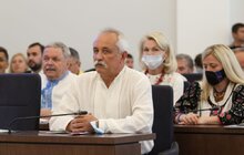 Фото 1: З нагоди Дня Державного Прапора депутати 1-го демократичного скликання отримали відзнаки від громади міста
