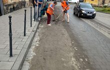 Фото 17: «До прибирання міста було задіяно сьогодні 1694 працівники комунальних підприємств і 72 одиниці техніки», - І. Маруняк
