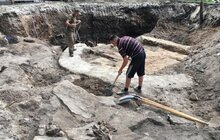 Фото 4: Під час розкопок території під фонтаном «Кульбаба» виявлено «мури»: наразі з’ясовують походження знахідки