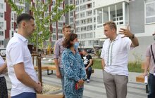 Фото 10: Міський голова оглянув новостворений громадський простір у мікрорайоні Під Голоском
