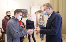 Фото 2: Сьогодні у Львові шестеро дітей отримали ордери на власні помешкання