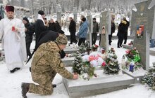 Фото 9: З нагоди Дня Соборності на Личаківському кладовищі вшанували пам’ять тих, хто віддав своє життя в боротьбі за незалежність та територіальну цілісність України