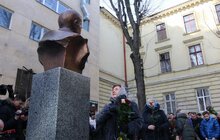 Фото 7: У Львові встановили погруддя Герою Небесної Сотні Ігорю Костенку