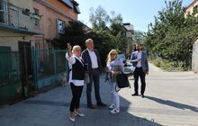 Фото 2: Мер оглянув відремонтовану дорогу на вулиці Параджанова