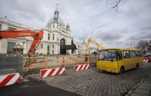 Фото 13: «Є незручності, але скоро тут буде дуже круто», — А. Садовий під час огляду ремонту пл. Двірцевої