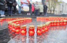 Фото 1: STOP KILLING UKRAINIANS: Львів доєднався до світової мовчазної акції за загиблими українськими дітьми