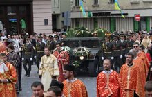 Фото 54: У Львові тисячі вірян попрощались з Блаженнішим Любомиром Гузаром