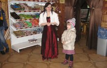 Фото 2: На День Валентина потребуючі діти побували в музеї шоколаду
