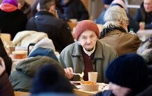 Фото 5: Різдво єднає: для людей у потребі у Львові провели спільний різдвяний обід (відео)