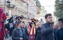 Фото 6: Карнавальною ходою у Львові розпочався «Золотий Лев на вулиці – 2017»