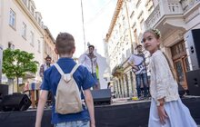 Фото 4: Сьогодні локацію «Музика на Курбаса» «запалювала» фольктроніка від гурту «LIRWAK»