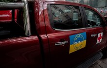 Фото 4: У Львові британські волонтери передали чергову партію автомобілів для Сил оборони та гуманітарних потреб
