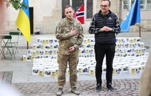 Фото 3: Норвезька організація Fritt Ukraina передала військовим у Львові 200 дронів