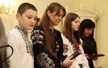 Фото 11: Дев’ятьом родинам полеглих захисників у мерії Львова вручили державні нагороди