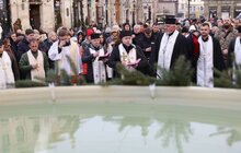 Фото 5: У Львові військові капелани освятили воду: її впродовж дня можуть набрати усі охочі (фото/відео)