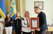 Фото 1: Мер Львова нагородив подяками і преміями працівників львівських училищ