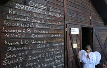 Фото 16: У Львові вшанували памʼять жертв теракту в Оленівці