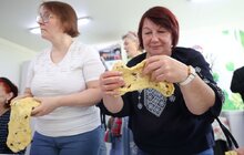 Фото 11: Як у модульному містечку у Львові випікали паску за особливим рецептом (фото/відео)