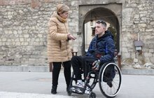 Фото 13: У центрі Львова, у підземному переході, встановили два електричні підйомники