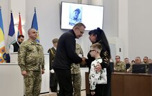 Фото 8: У День захисників і захисниць 30 львів’ян посмертно нагородили «Почесним знаком Святого Юрія» (фото)