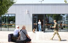 Фото 4: Біля залізничного вокзалу відкрили Центр туристичної інформації: там можна оформити та придбати ЛеоКарт (відео)
