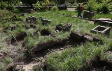 Фото 10: На Пагорбі Слави розпочали роботи з ексгумації радянських військових поховань: перші знахідки (відео)