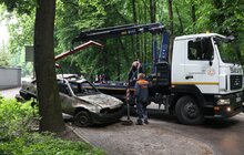 Фото 6: У Львові на арештмайданчик перемістили ще дві покинуті автівки