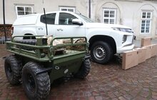 Фото 4: Старлінки, наземний дрон та авто передали військовим від громади Львова