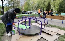Фото 7: Фарбування, ремонт і прибирання: до середини травня у Львові оновлять майже 1 тис. ігрових майданчиків (відео)