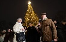 Фото 1: У Львові засвітили головну ялинку міста (відео)